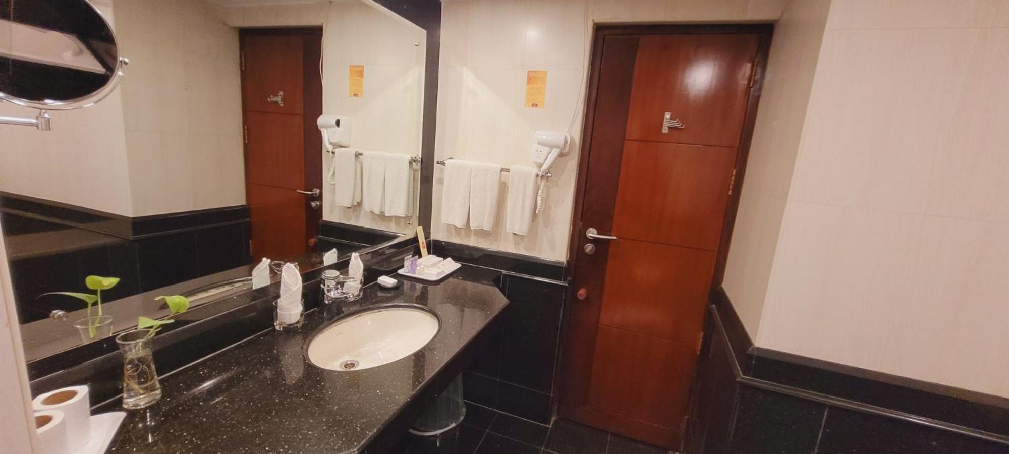 Ashoka Inn Thrissur Buitenkant foto