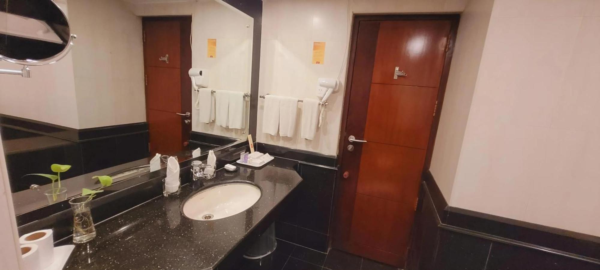 Ashoka Inn Thrissur Buitenkant foto